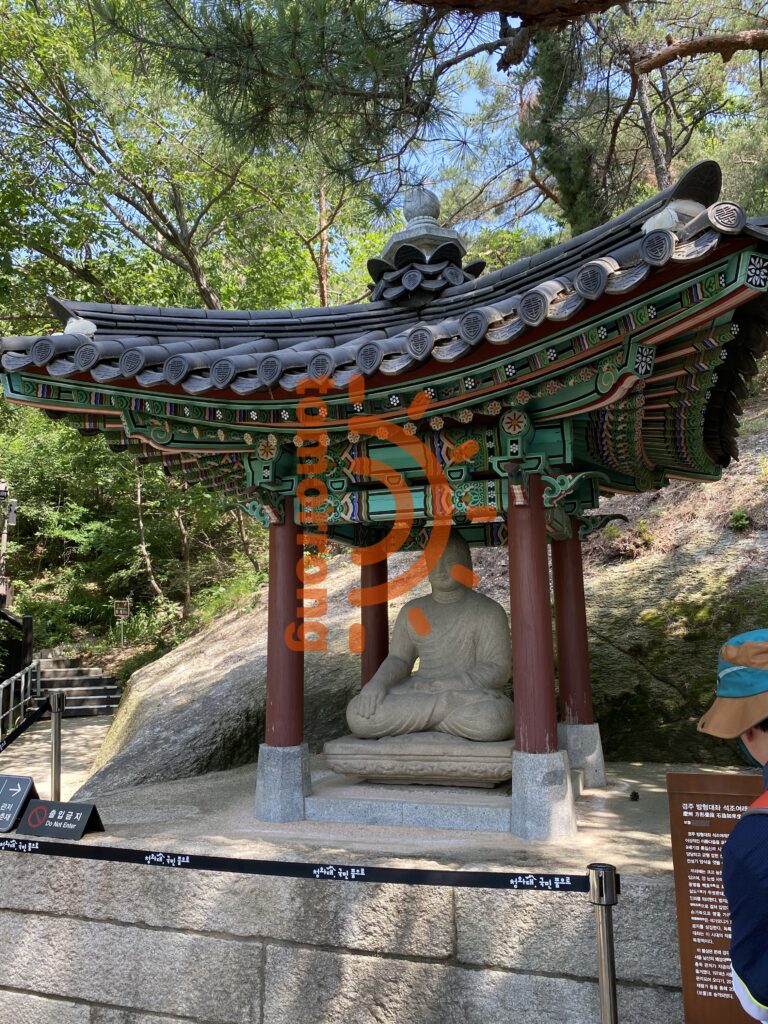 청와대 문화유산 '경주 방형대좌 석조여래좌상' 사진 ©tomorrong